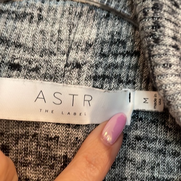ASTR The Label Grey Cowl Neck Long Sleeve Tunic Lightweight Sweater Top Medium - Picture 7 of 12
